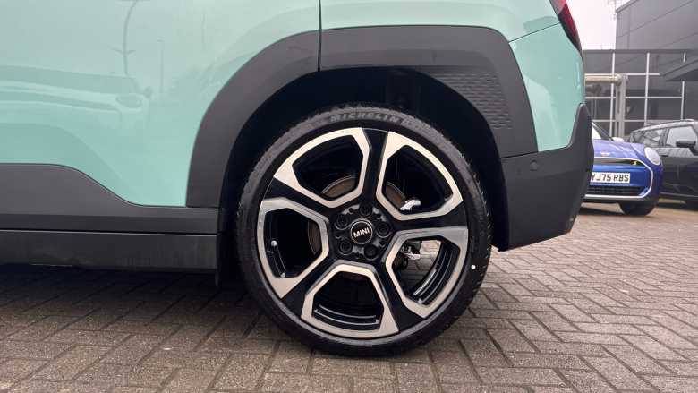 MINI Aceman 135kW E Classic 43kWh 5dr Auto Electric Hatchback